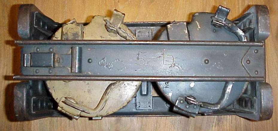 Photo 2 round feeders for MG34 in metal carrying container